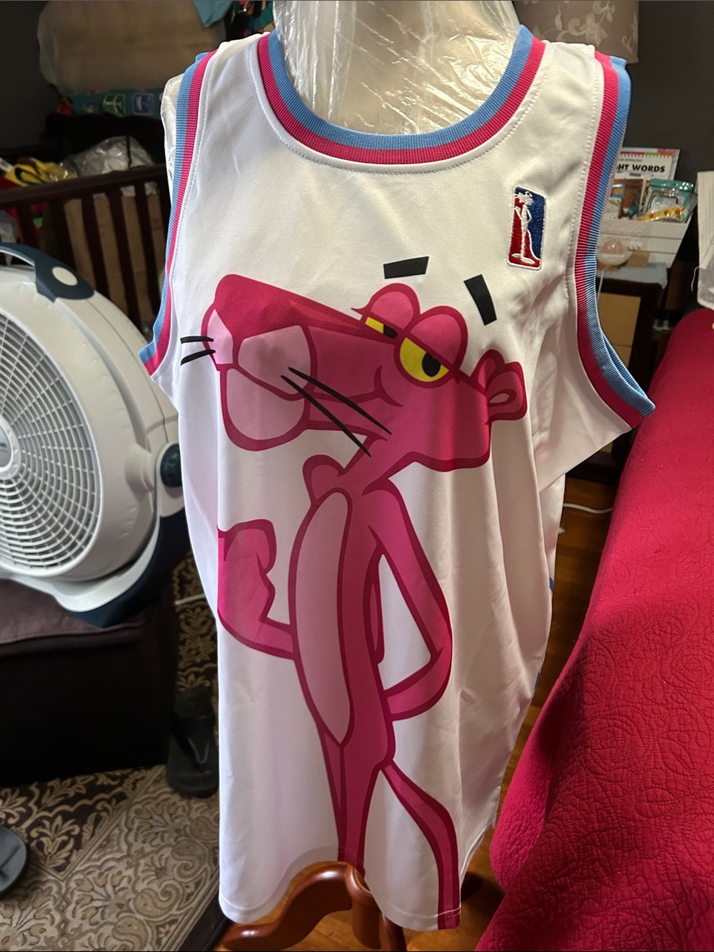 Source Unknown Panther Graphic - White & Pink size large nwot